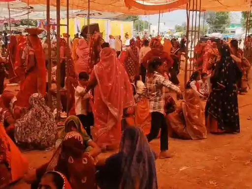 45 क्विंटल आटा और 25 क्विंटल गुड़ से बनी प्रसादी, ज्ञान यज्ञ महोत्सव में उमड़ा श्रद्धालुओं का सैलाब
