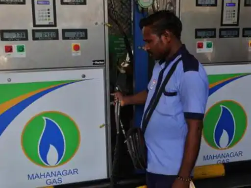 मुंबई में 15 दिन में दूसरी बार महंगी हुई CNG, ₹2 बढ़कर कीमत ₹86 प्रति किलो; ऑटो-टैक्सी यूनियनों ने किराया बढ़ाने की मांग उठाई