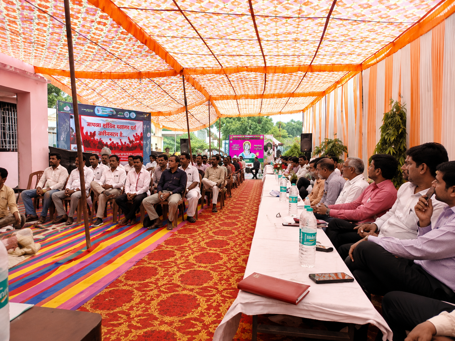 दौलतपुरा रात्रि चौपाल में मिलीं 43 शिकायतें, पेयजल- कृषि और पेंशन के मामलों पर अधिकारियों को दिए निर्देश