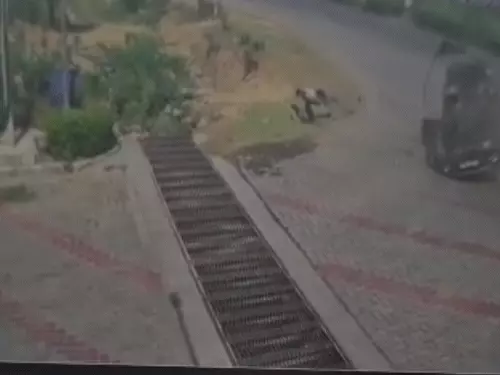 तेज रफ्तार स्कॉर्पियो 4 बार पलटी, युवक की मौत; 2 लोग उछलकर बाहर गिरे