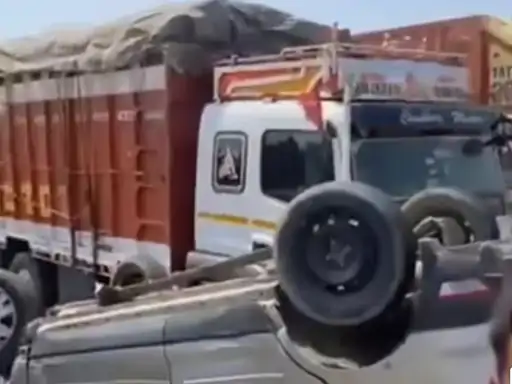 दौसा बाईपास पर तेज रफ्तार कार पलटी, 4 लोग घायल; जयपुर इलाज के लिए जा रहा था परिवार