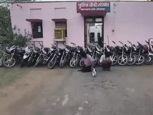 हिस्ट्रीशीटर समेत दो बदमाश गिरफ्तार, चोरी की 18 बाइक बरामद
