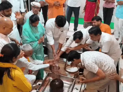 दौसा के गुप्तेश्वर महादेव मंदिर में विशेष पूजा-अर्चना: केंद्र सरकार के 12 साल पूरे होने पर हुआ आयोजन, गिनाई गईं मोदी सरकार की उपलब्धियां