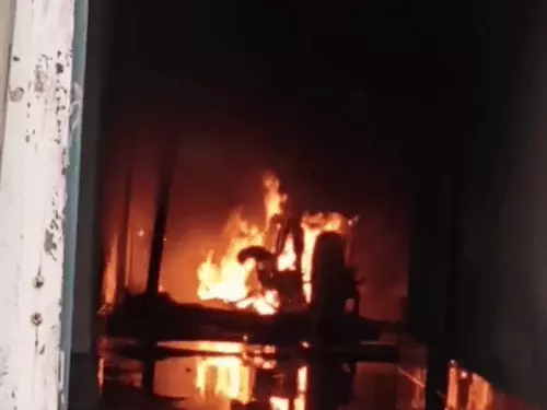दौसा में चार्जिंग पर लगी इलेक्ट्रिक स्कूटी में लगी आग, धुएं से जागा परिवार; बड़ा हादसा टला