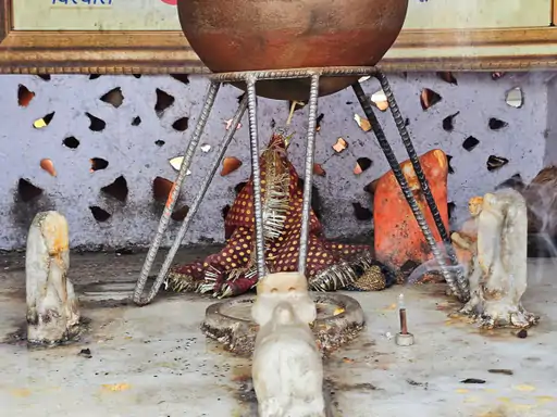 महादेव मंदिर से भगवान शिव की मूर्ति चुराने वाला गिरफ्तार, ऑटो चालक से बरामद हुई प्रतिमा