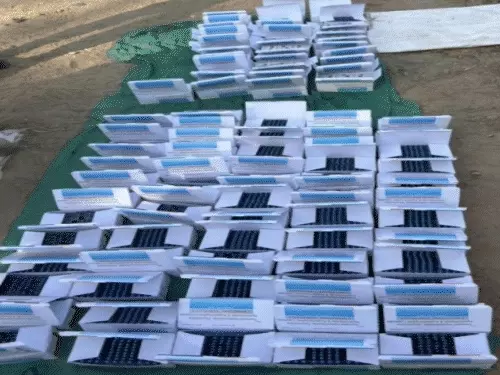 बस में छिपाकर लाई जा रही 72 हजार ट्रामाडोल कैप्सूल की खेप जब्त: एक तस्कर गिरफ्तार, आगरा से महवा लाई जा रही थी प्रतिबंधित दवा