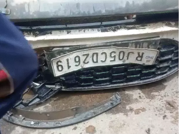 बेकाबू कार ने कुंड की परिक्रमा कर रहे लोगों को उड़ाया: हादसे के बाद मची भगदड़, 5 गंभीर घायल रेफर