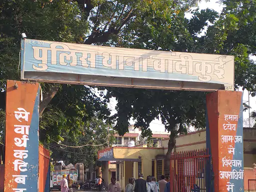 सूने मकान में चोरी करने के आरोप में ज्वैलर गिरफ्तार, दुकान में घाटा होने पर रची वारदात