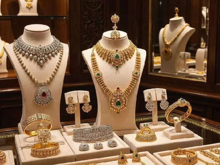 चांदी ₹5,059 महंगी होकर ₹2.22 लाख प्रति किलो पहुंची, 24 कैरेट सोना ₹2,038 चढ़कर ₹1.42 लाख प्रति 10 ग्राम पर