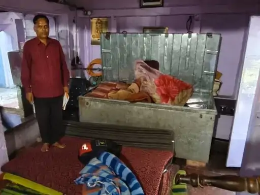 करौली में दिनदहाड़े चोरी, घर से नकदी-आभूषण गायब: जैन मंदिर के सामने मकान से 60 हजार नकद, चांदी के सिक्के-पायल चोरी