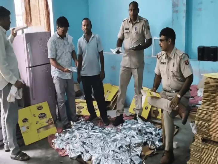 दौसा में ब्रांडेड पैकिंग में बेचा जा रहा था नकली घी, सरस के रैपर बरामद; रिपोर्ट के बाद होगी कार्रवाई
