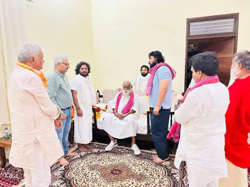 महवा के पाली पहुंचे अड़गड़ानंद महाराज, 15 जून को होगी त्रिशूल पूजा