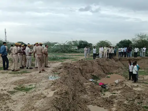 तलाई में मिला युवक का शव, मर्डर की आशंका:गले पर मिले चोट के निशान, एएसपी बोले- शिनाख्त के प्रयास कर रहे हैं