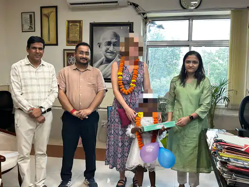 दौसा की बच्ची को फ्रांस में मिला परिवार:दत्तक मां के साथ नए जीवन की शुरुआत, पहला इंटरनेशनल एडॉप्शन