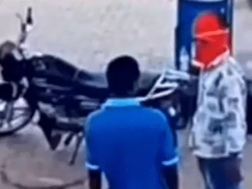 बाइक में पेट्रोल भरवाकर सेल्समैन को मारी गोली: जेब में कट्टा लेकर आया था बदमाश, पुलिस ने 1 घंटे में आरोपी को दबोचा