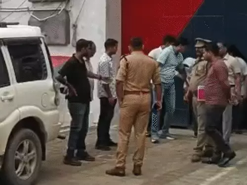 राम मंदिर चढ़ावा चोरी केस: दो आरोपियों को जेल से पूछताछ के लिए लाई पुलिस, चोरी की रकम और ठिकानों का होगा खुलासा; CEO पद के लिए 24 घंटे में 1000 आवेदन