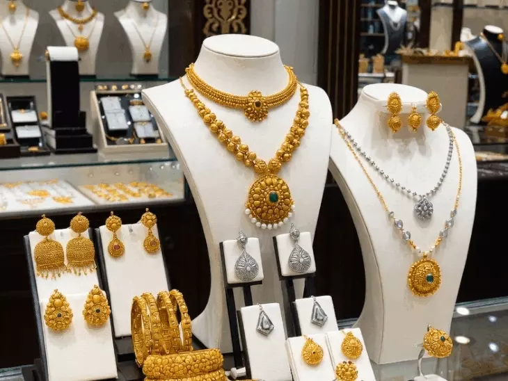 सोना-चांदी के दाम में फिर तेजी: सोना ₹177 चढ़कर ₹1.44 लाख पर पहुंचा, चांदी ₹150 महंगी; इस साल अब तक सोना ₹11 हजार महंगा