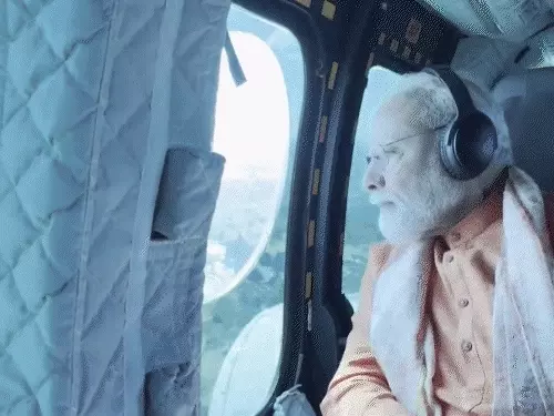 PM मोदी इंडोनेशिया के सबसे बड़े हिंदू मंदिर प्रम्बानन पहुंचे: बोले- ‘हर बार भगवान शिव से जुड़ने का सौभाग्य मिला’, रामायण की भित्तिचित्रों का किया अवलोकन