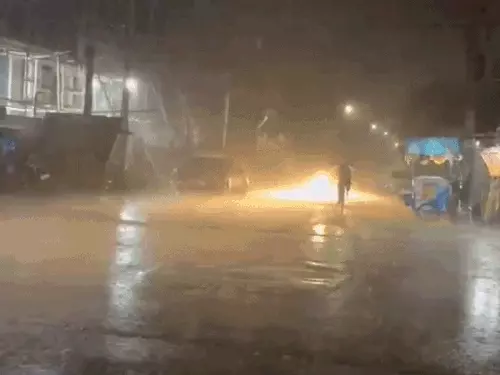 अलवर में नालों की सफाई नहीं, बारिश में डूबीं सड़कें: अंबेडकर सर्किल पर 1 फीट पानी भरा, अगले 3 दिन बारिश का अलर्ट