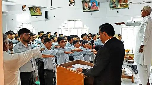 नशे को कहें ना, सपनों को कहें हां, न्यायिक अधिकारियों ने स्कूलों में चलाया जागरूकता अभियान