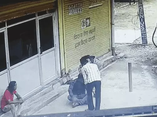 जयपुर-पति की हत्या के लिए पिता से मंगवाया था जहर:प्यार का वास्ता देकर कीटनाशक मिला जूस पिलाया, डेढ़ घंटा तड़पते देखती रही