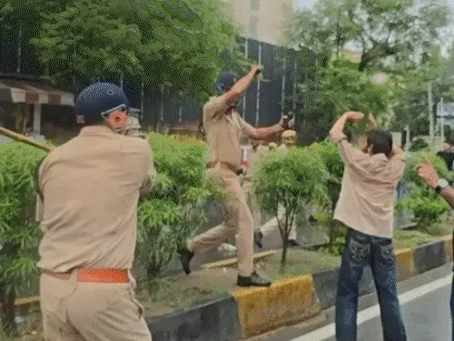 जयपुर में श्री राजपूत करणी सेना के कार्यकर्ताओं पर लाठीचार्ज:वाटर कैनन चलाई, रास्ता जाम किया; यूजीसी रोल बैक की मांग को लेकर रैली निकाली