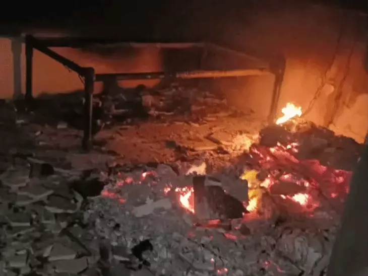 लालसोट में बंद मकान में लगी आग:फर्नीचर सहित लाखों का घरेलू सामान जला, फायर ब्रिगेड ने कड़ी मशक्कत से पाया काबू