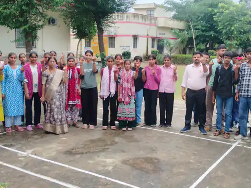 बांदीकुई कॉलेज में मतदाता जागरूकता कार्यक्रम:स्वीप टीम ने शत प्रतिशत मतदान की शपथ दिलाई, निष्पक्ष मतदान का संकल्प